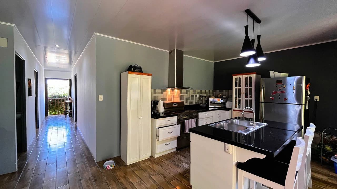 Countryside House For Sale in San Isidro del General - photo 4