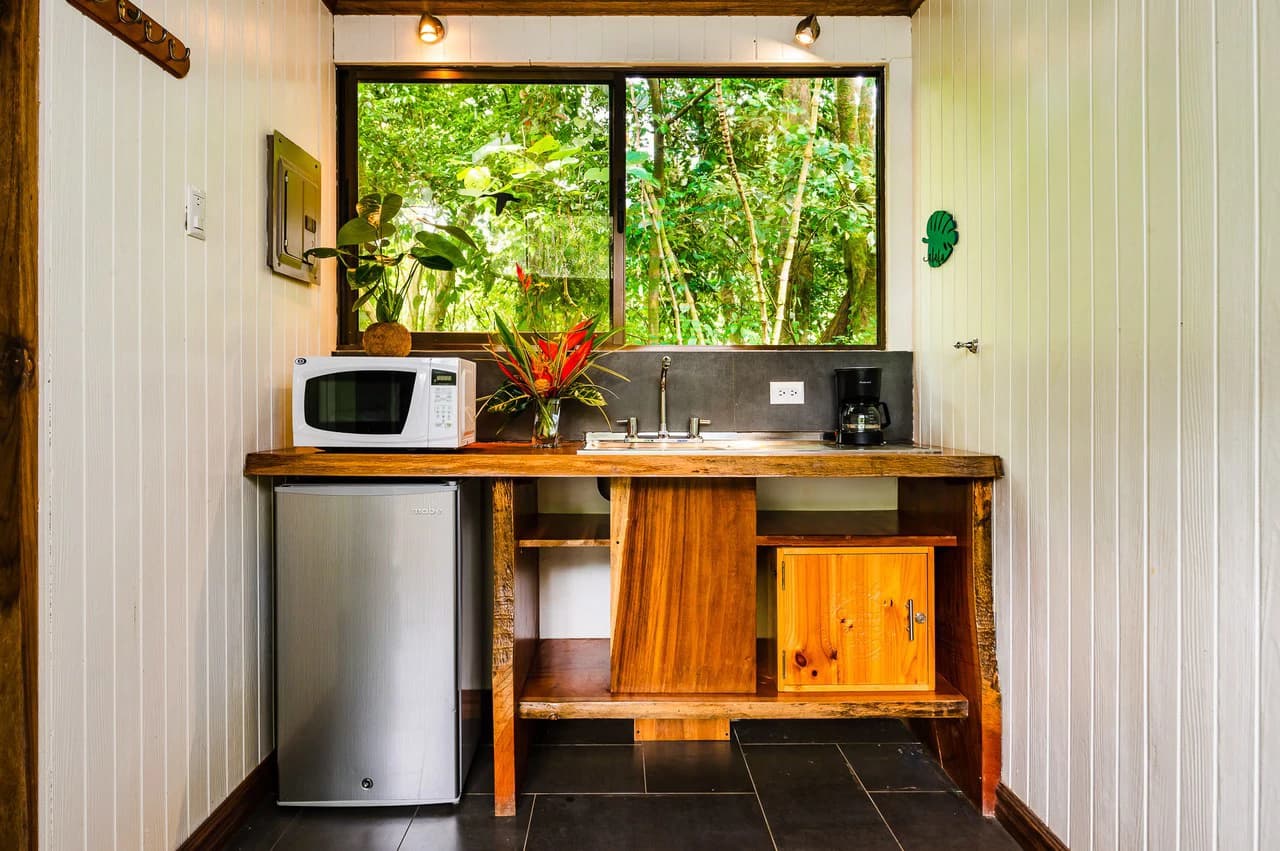 Casitas Tenorio B&B: Turnkey Eco-Lodge in Bijagua: Profitable Business, Sustainable Luxury, and Breathtaking Nature - photo 12