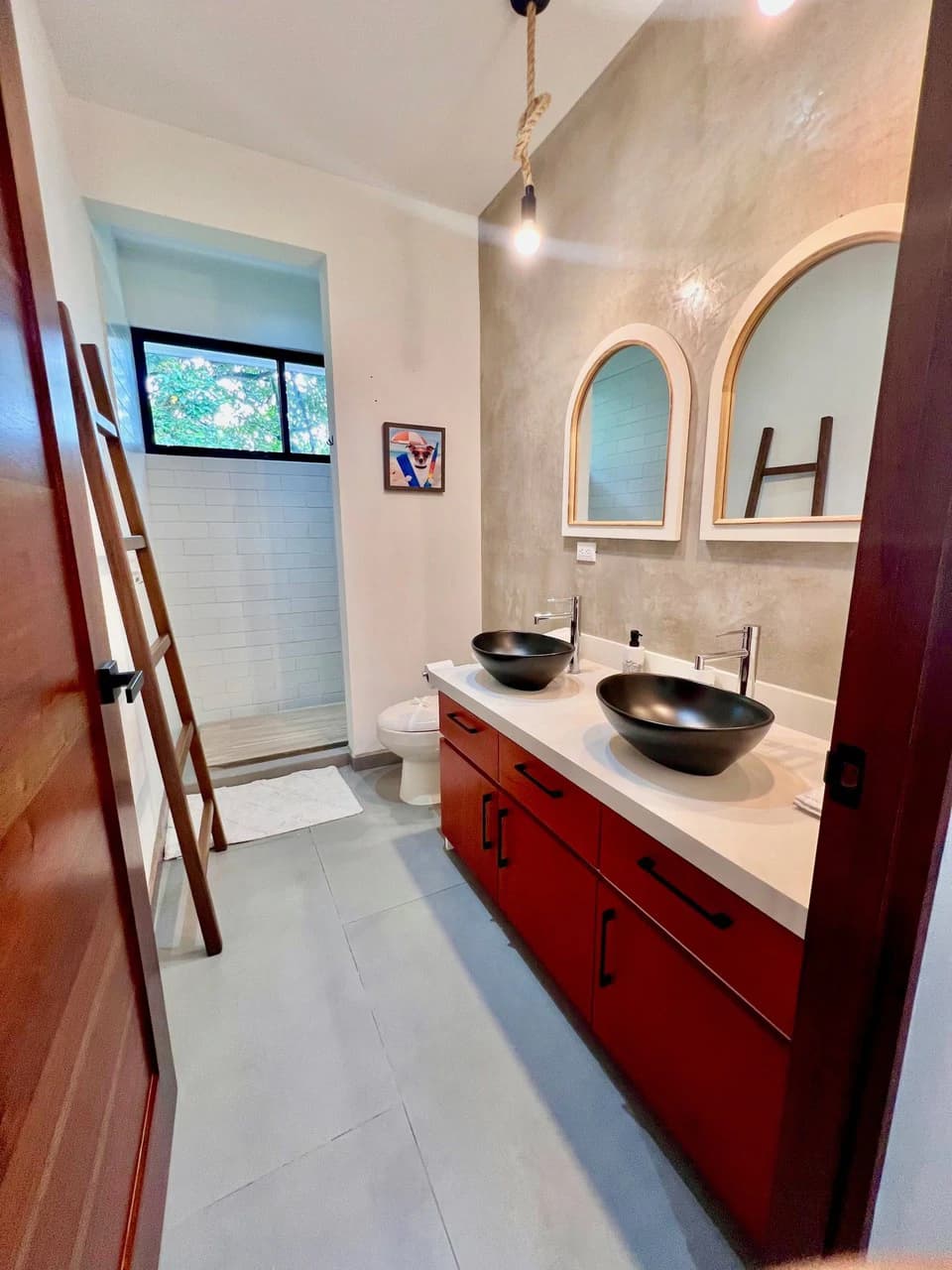 0.17 ACRES – 3 Bedrooms, Brand New Luxury Home in Uvita, Minutes From Beaches and Services, Wooded Lot, Year Round Stream, Private And Fully Furnished, Ready to Move!!! - photo 18