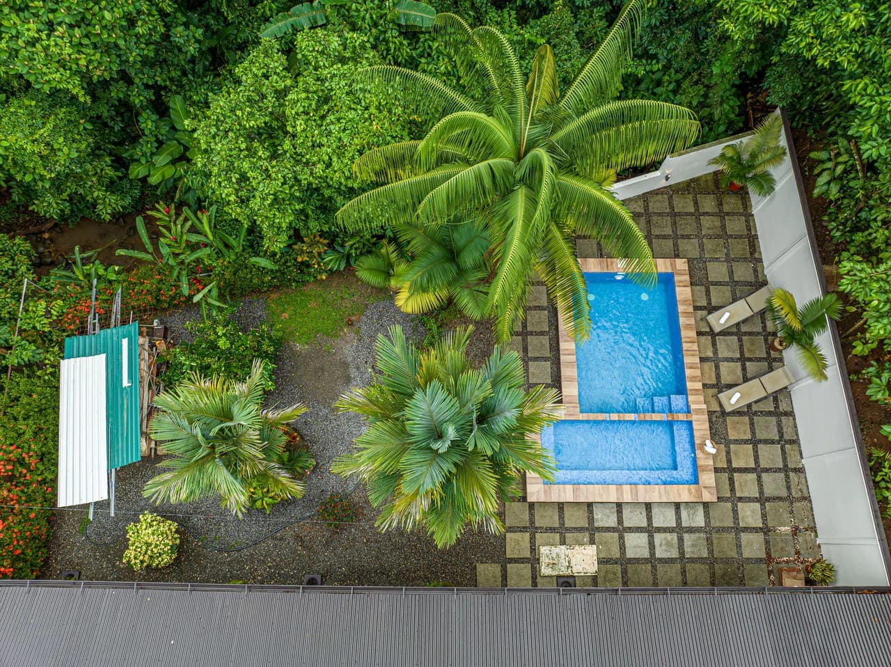 Happy Daze in Uvita: Commercial Building Opportunity in the Heart of Uvita. On Creek with Beautiful Jungle View - photo 9