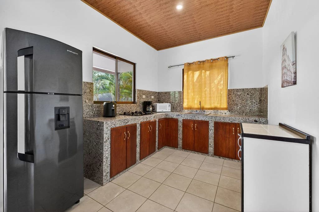 Villa Los Monos: High-Income 9-Unit Rental Property Near Playa Grande - photo 28
