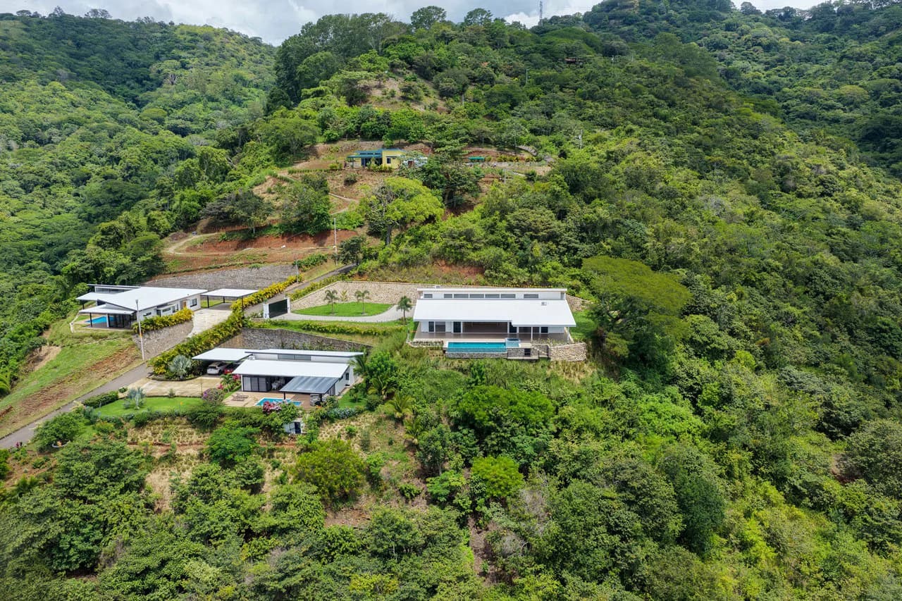 Brand-New Home for Sale in Vista Guácimo, Atenas | Infinity Pool | 180° Views - photo 3