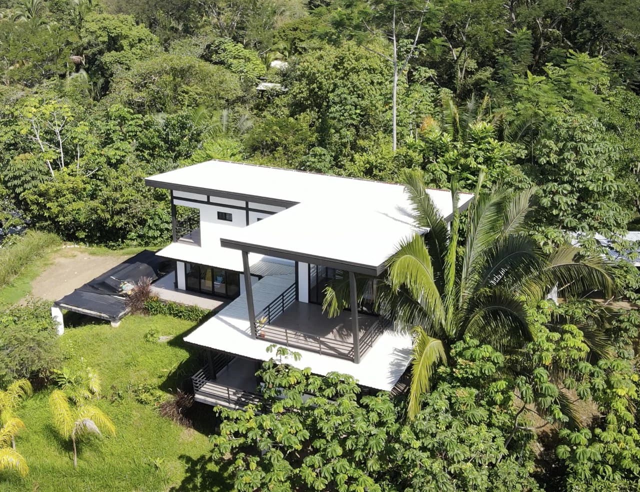 Casa Preciosa: Casa Preciosa Your Seaside Sanctuary with Stunning Ocean Views in Playa Hermosa