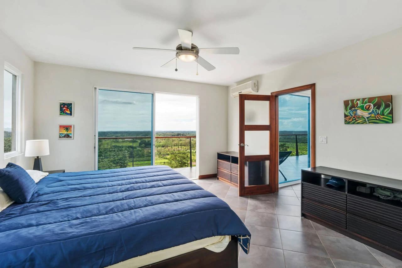 Casa Sol: Exceptionally Private Home with Panoramic Ocean, Mountain & Sunset Views - photo 21