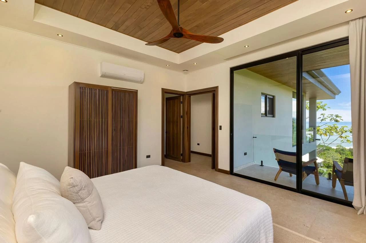 Luxurious 5 Bedroom Coastal Estate Dominical - photo 37