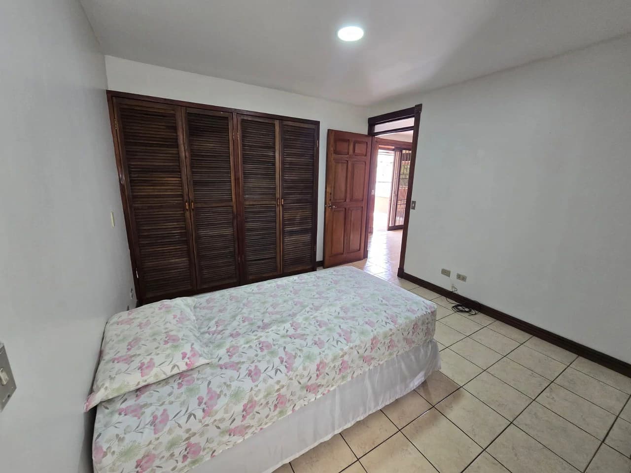 LARGE HOUSE FOR SALE IN MERCEDES NORTE, HEREDIA - photo 32