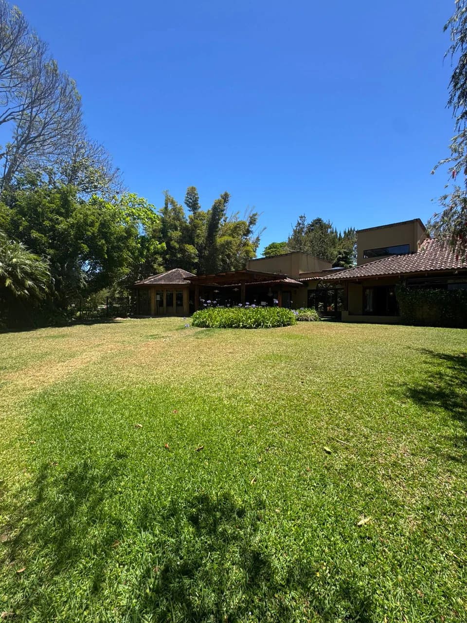 Zurcher Masterpiece Heredia: Splendid one story home - photo 18