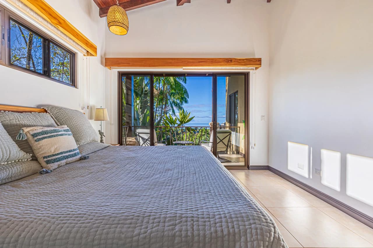 Luxurious Coastal Retreat with Ocean Views in Uvita, Costa Rica - photo 11