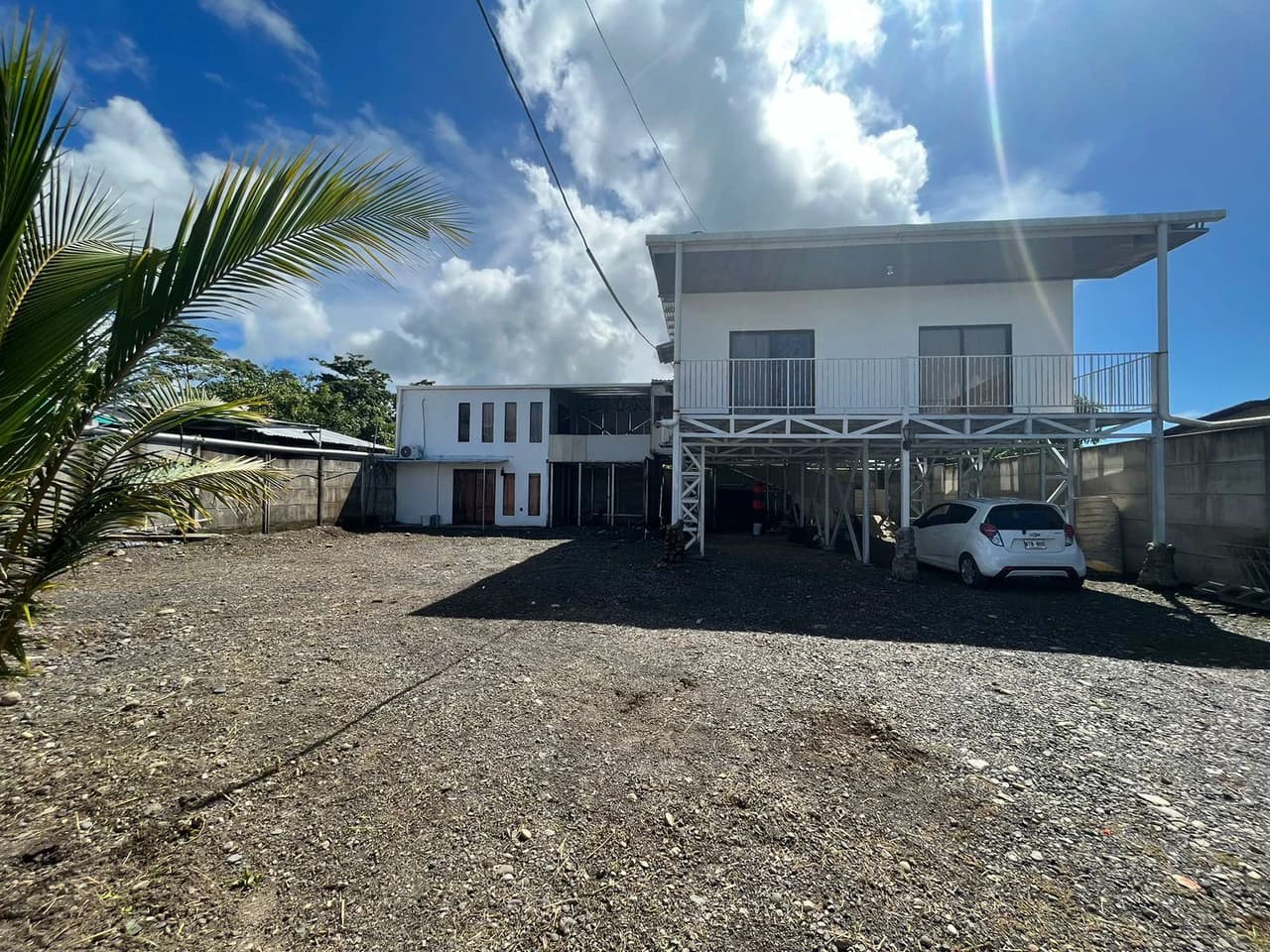 CASA PLAYA BANDERA: Just 2 minutes from the beach, property with house and independent apartment, ideal for investment - photo 3