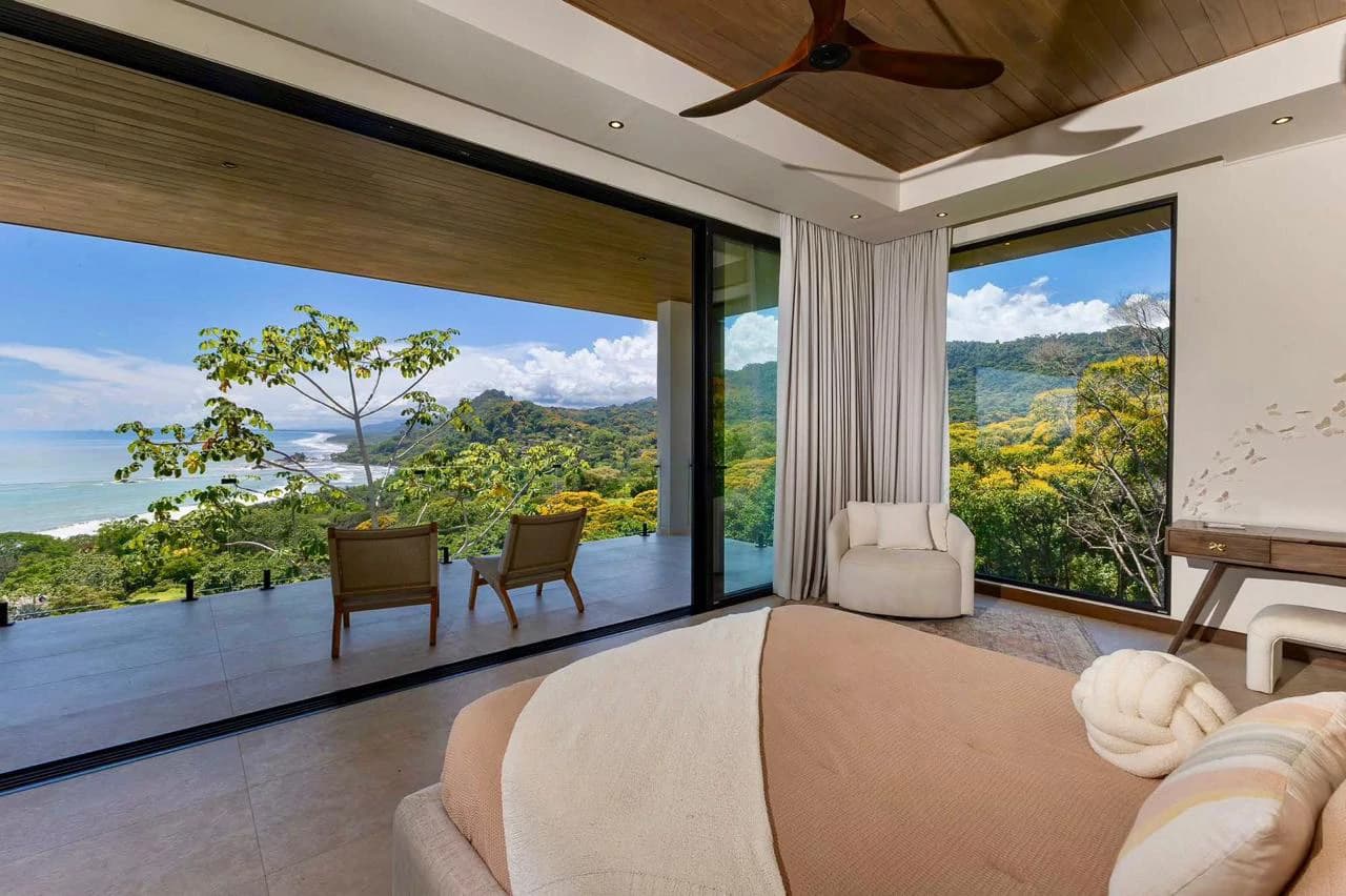 Luxurious 5 Bedroom Coastal Estate Dominical - photo 21