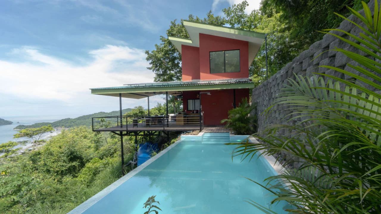Coco: 3-Bedroom Forest-Side Home Near Playa Pájaros - photo 2