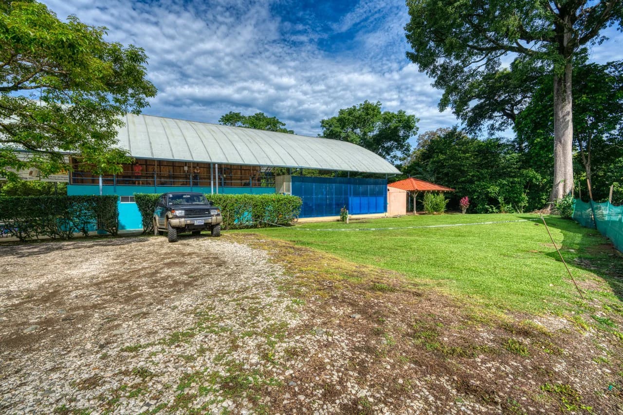 THRIVING SPORTS AND COMMERCIAL BUSINESS WITH OWNER FINANCING OPTION: Rincon Uvita - photo 6