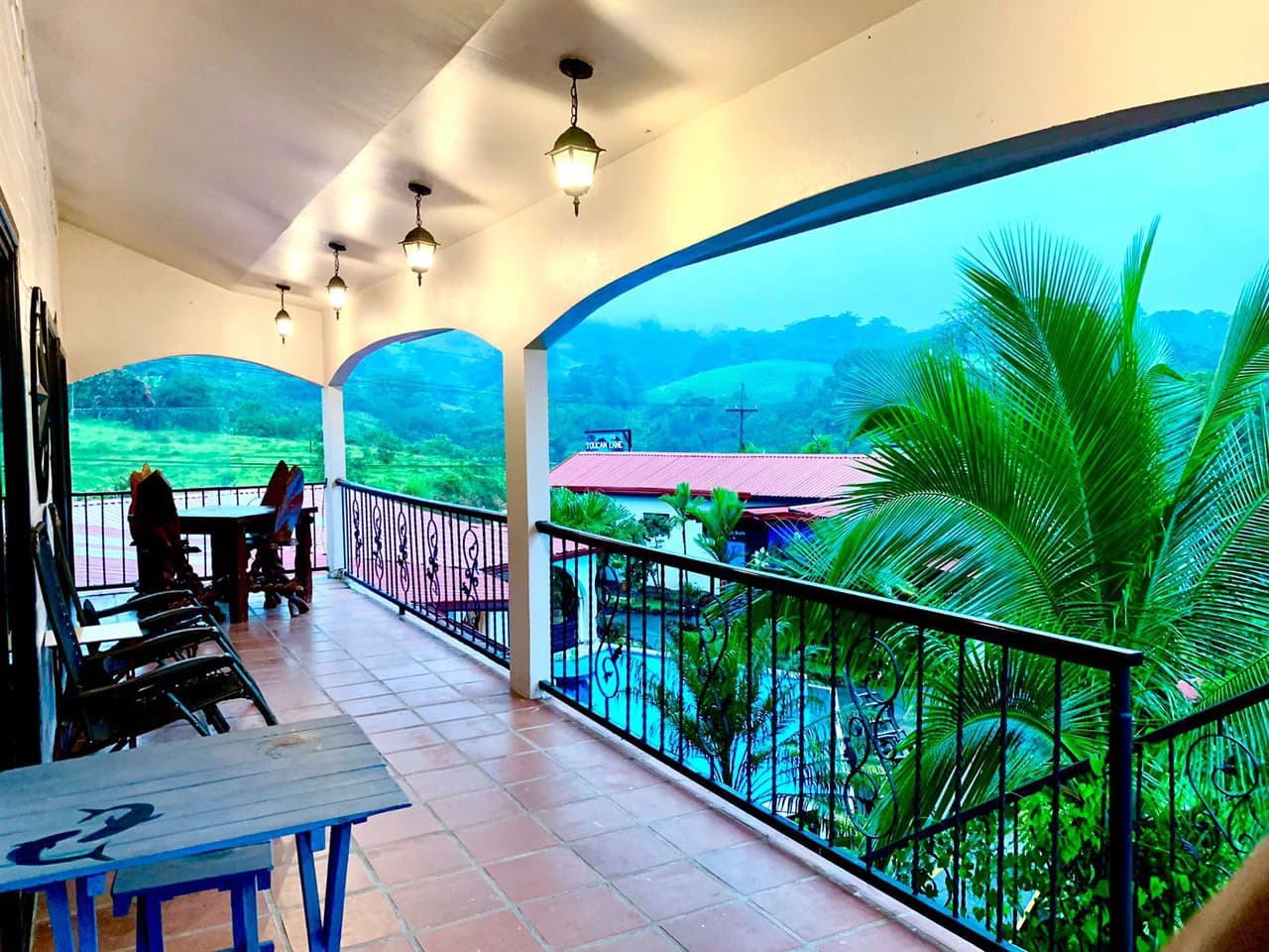 Hospitality At Its Finest: Turnkey Luxury Retreat: Lakeside Boutique Hotel & Eco-Sanctuary - photo 3