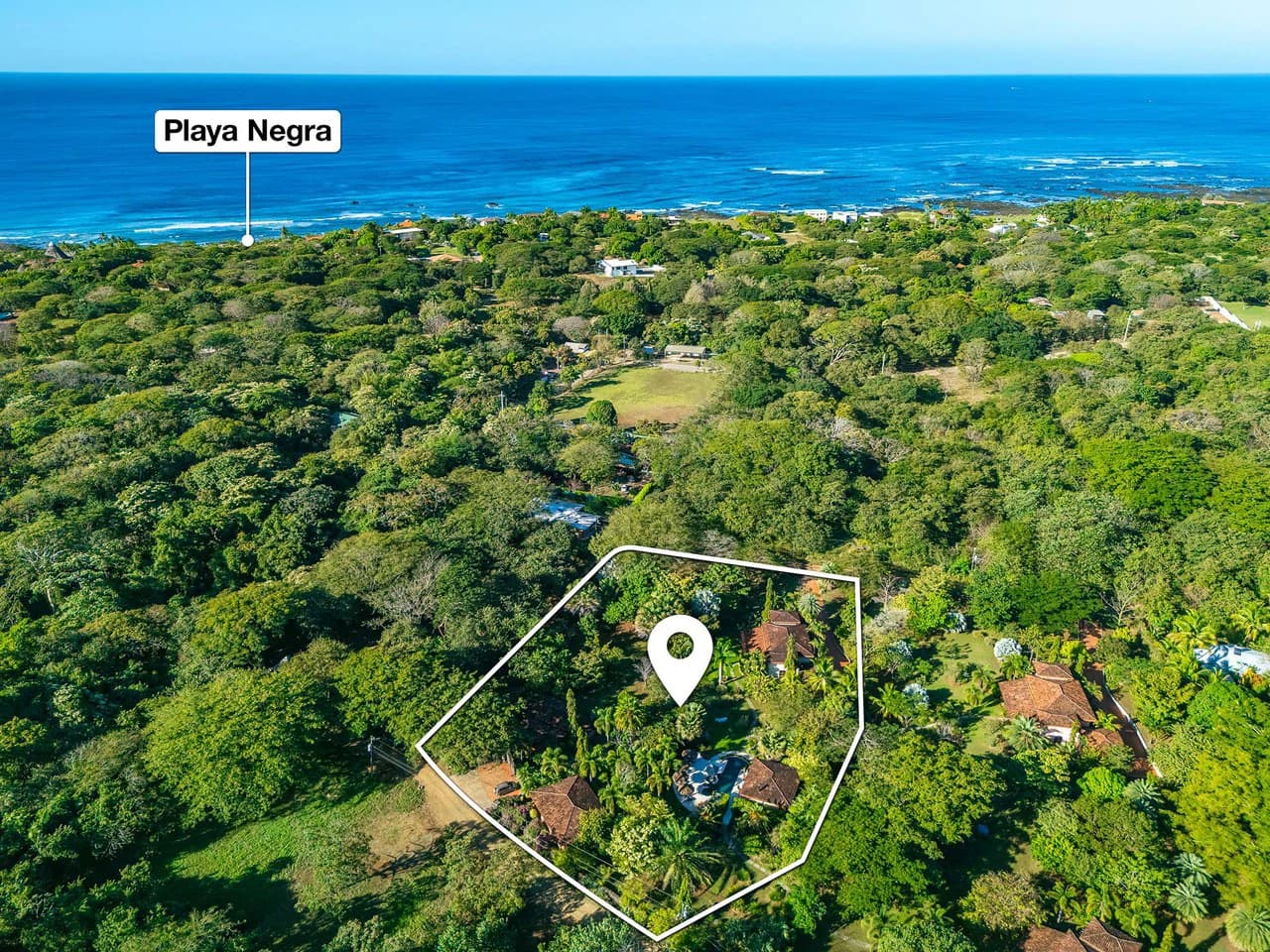 Paraiso Suizo: Turnkey Multi-Residence Compound Near Playa Negra - photo 2