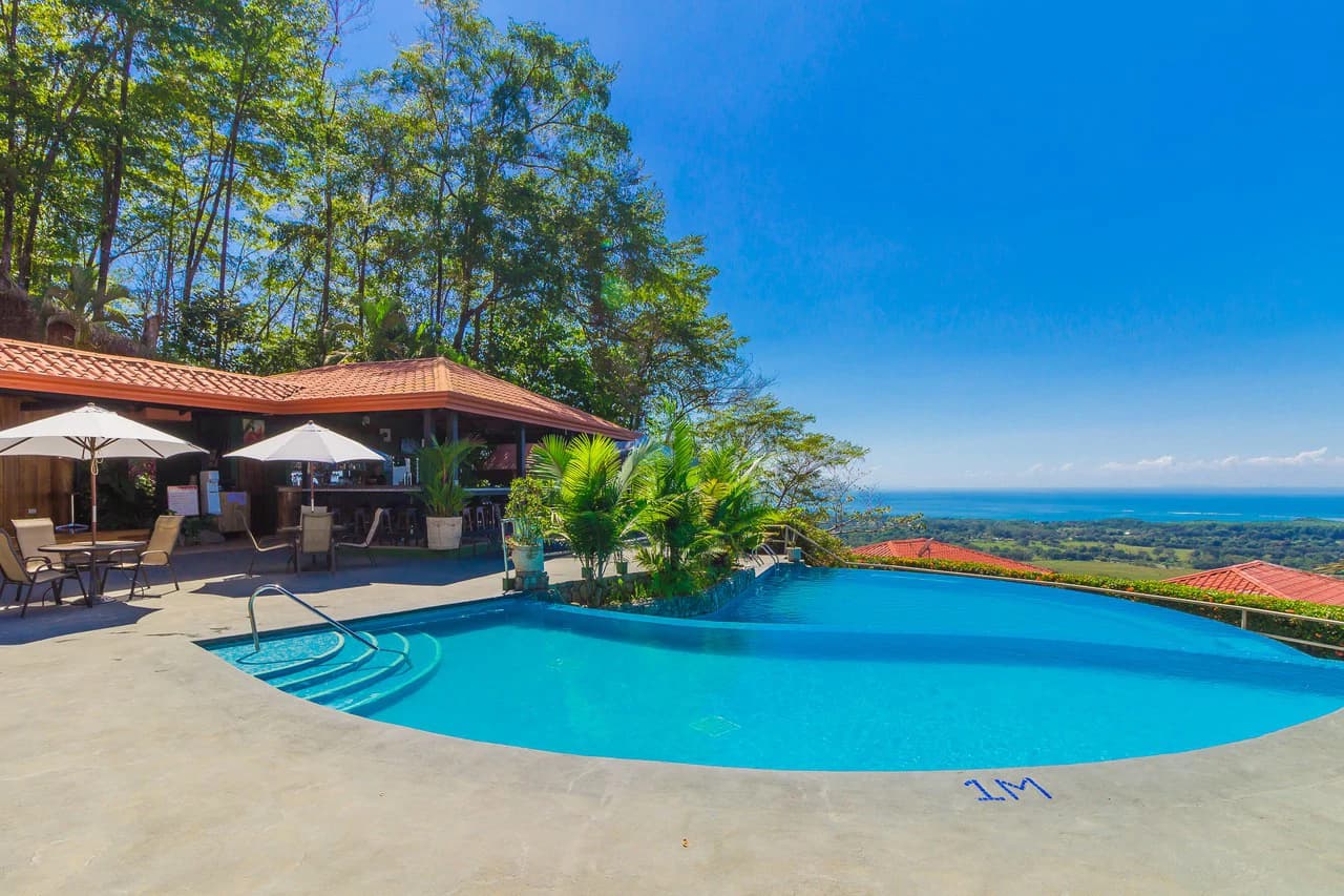 Popular 20-room Boutique hotel /retreat. Stunning ocean views - photo 23