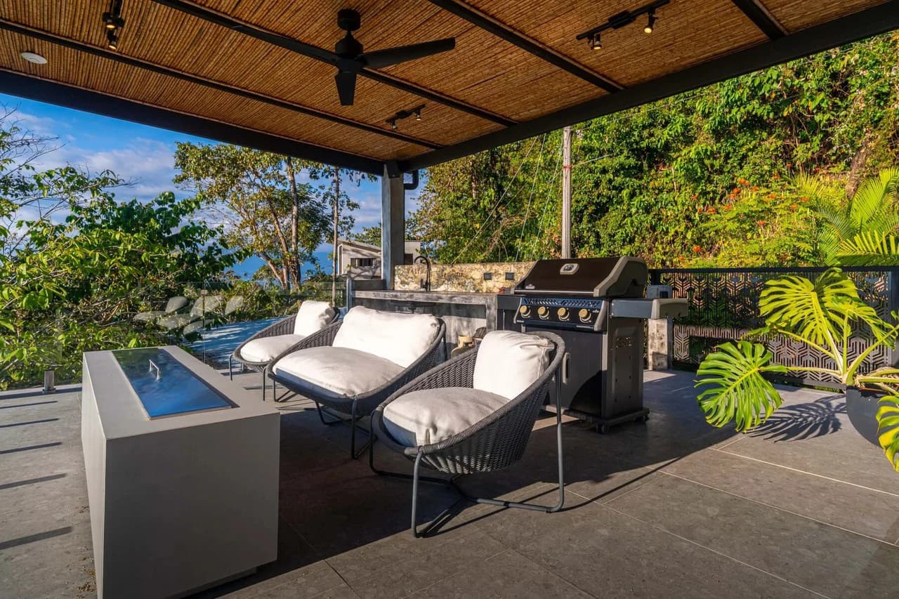 Casa Moon Diablo: Iconic Ocean View Luxury Estate with Infinity Pool, Rooftop Patio, Gym & Sauna in Manuel Antonio - photo 66