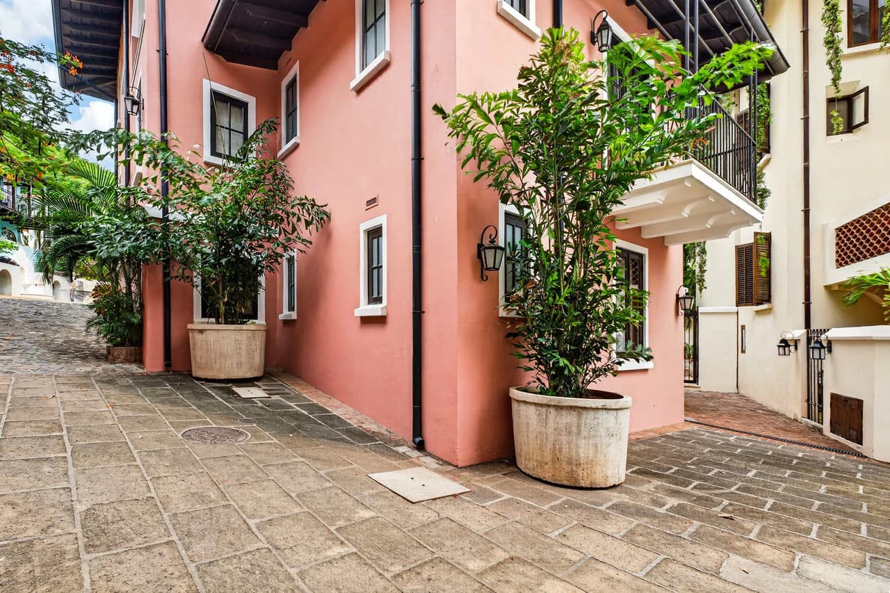 16 Avenida La Antigua: Renovated Turn- Key Living in the Heart of Las Catalinas - photo 29