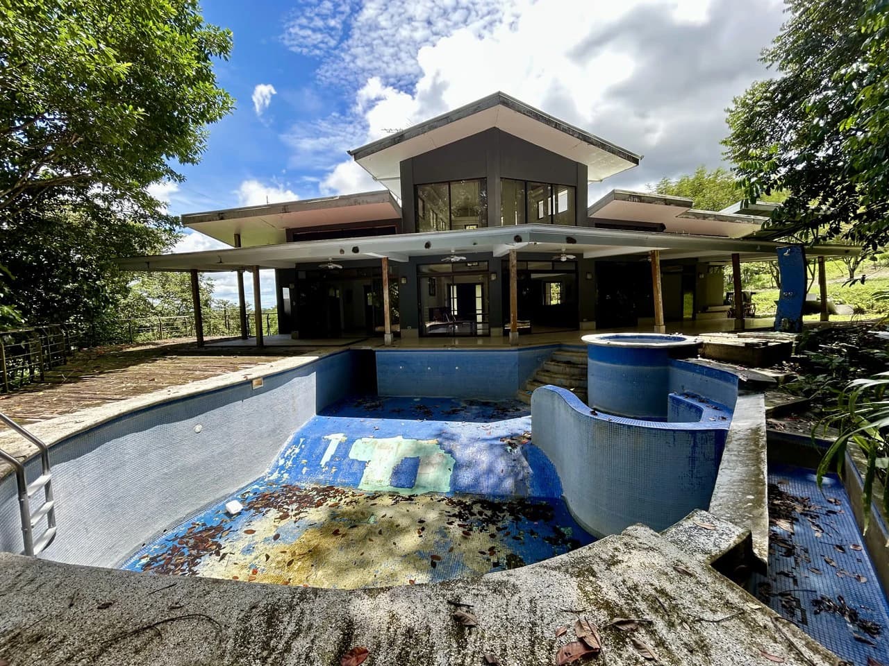 Fixer-Upper Home with an studio Office in Palmar Norte on a 7.58 Acres Property - photo 65