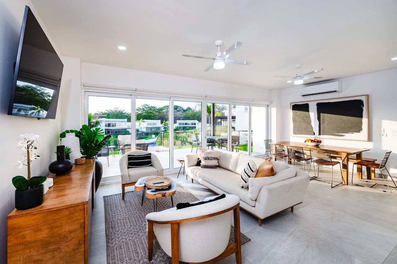 The Enclave: Ultra-Modern 5 Bedroom Villa Located Minutes From the Beach! - photo 10