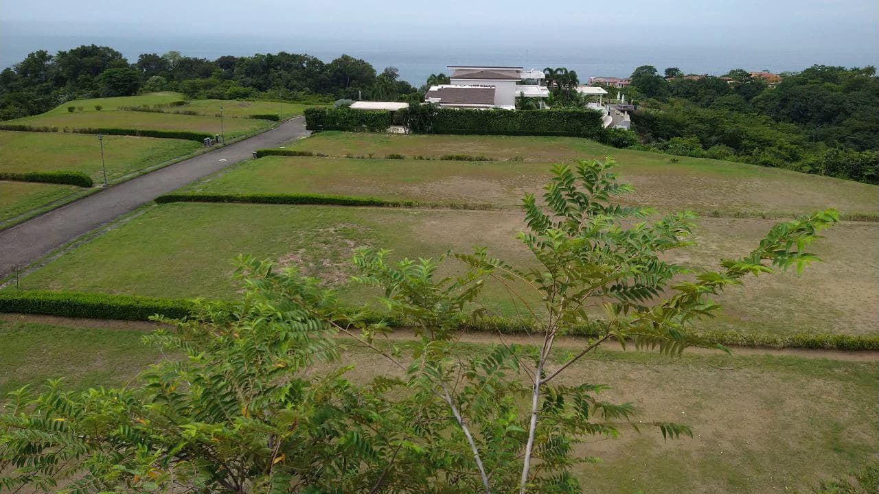 Lot #52: ¡Luxury lots for sale with amazing ocean views in Playa Herradura! - photo 4