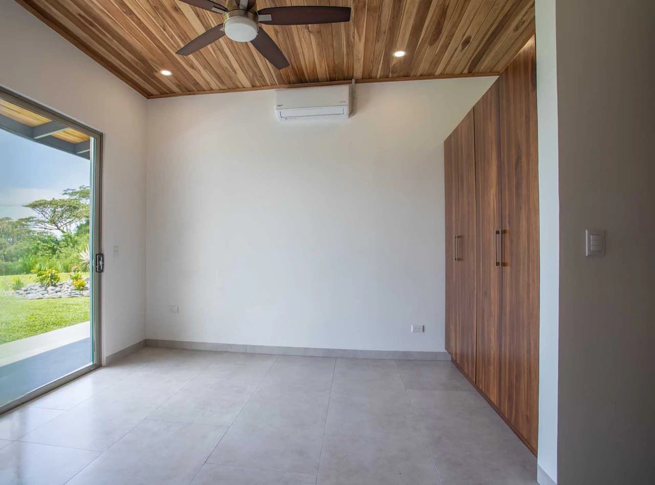 New Single-Story Home for Sale in Las Rocas, Atenas – Pool, Jacuzzi & Panoramic Views - photo 23