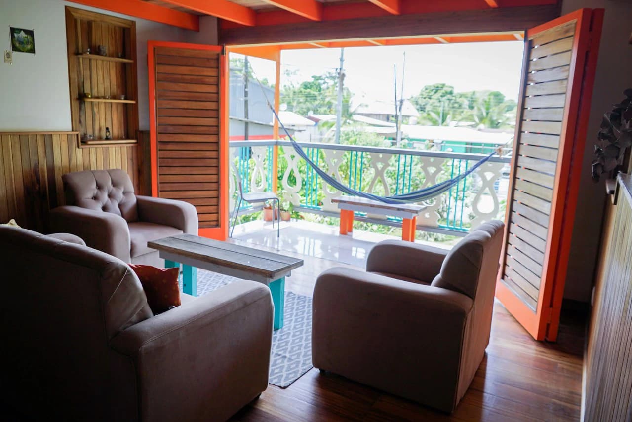 6 Bd/4 Ba: Income Producing 3 Unit Apartment In Downtown Puerto Viejo - photo 4