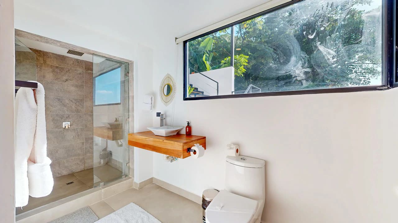 LUXURY PROPERTY WITH STUNNING OCEAN VIEWS IN UVITA, COSTA RICA. A GREAT INVESTMENT!: Mountain House For Sale in Uvita - photo 35