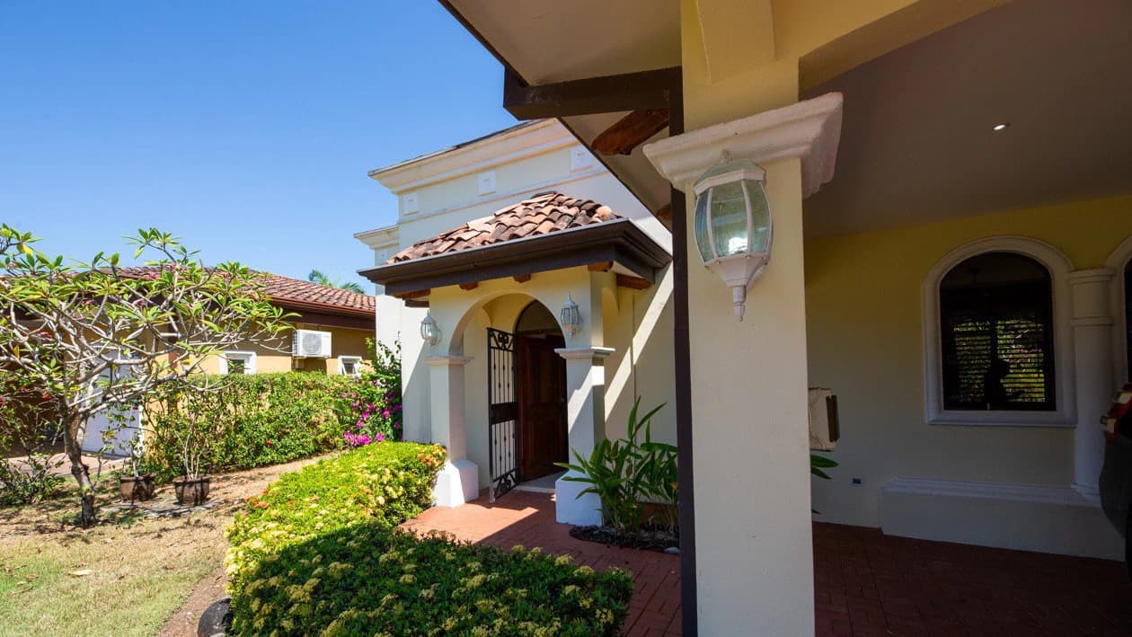 Casa Agustito in Bejcuo: Near the beach in highly sought after community! - photo 2