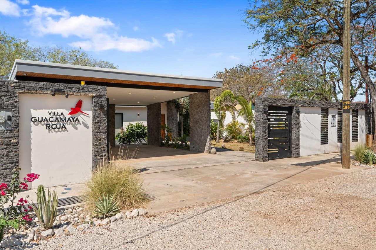 Casa Guacamaya Roja: Luxury Home in Playa Grande - photo 2