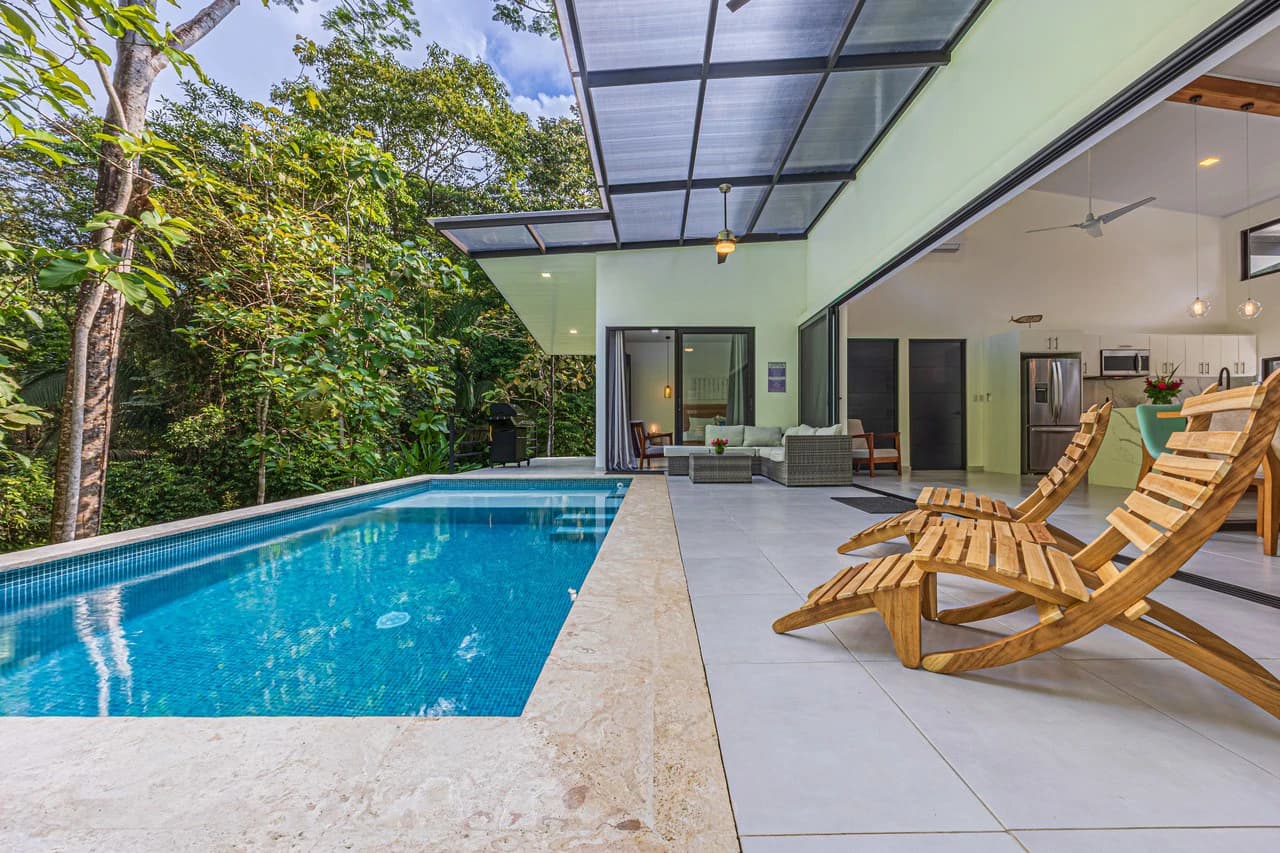 Casa Ballena: Pearl with Extra building site!