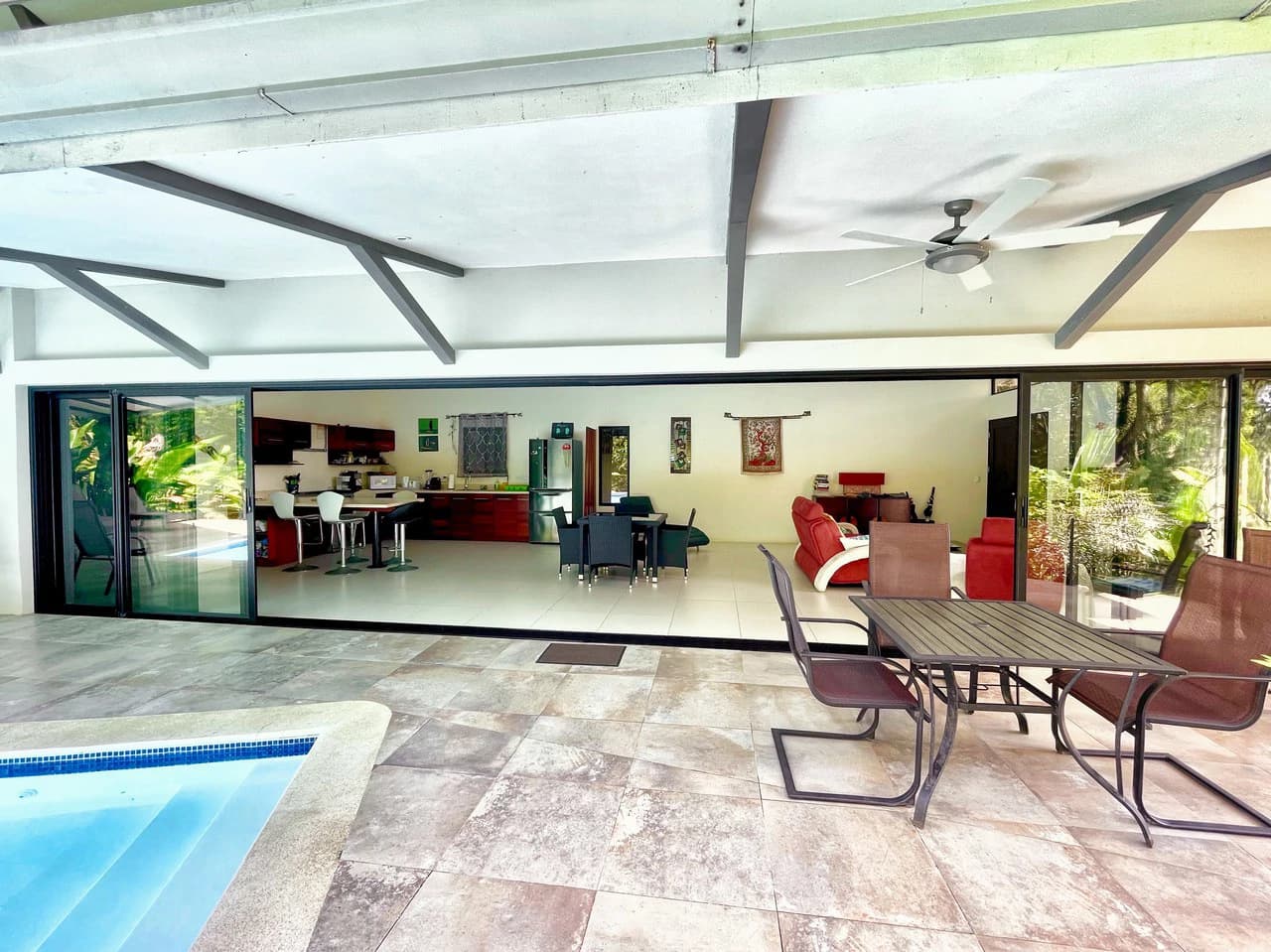 2.24 ACRES – 7 Bedrooms Ocean View Boutique Hotel With Two Pools, 5 Minutes to Uvita, Multiple Rental Options!! - photo 23