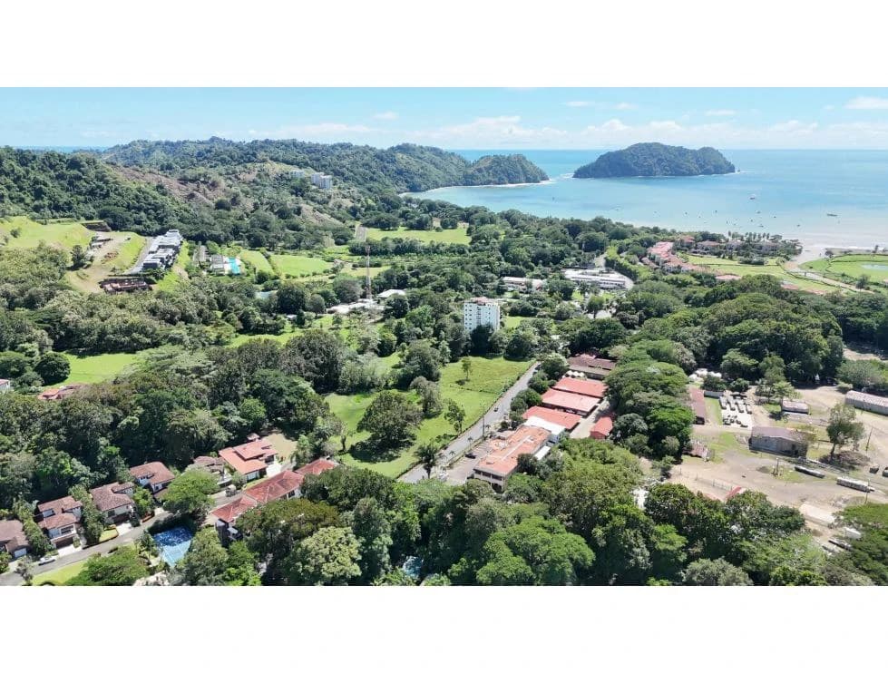 Luxury Apartment in Herradura: 2 Bedrooms, Balcony, and Pool Access - photo 36