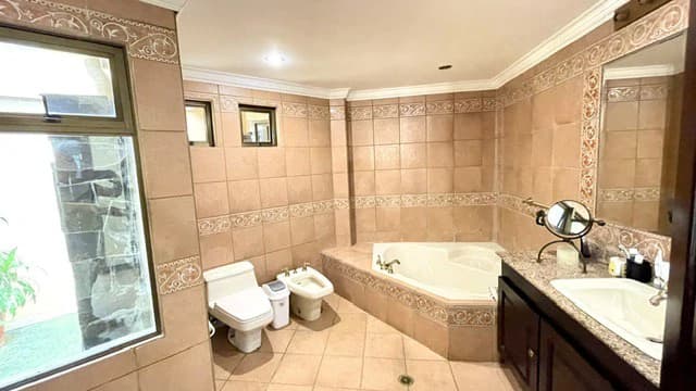 Casa Pinares: Rare 0.30-Acre Sprawling Garden Estate in Pinares, Curridabat | 1,241 m² Lot with Mature Trees, Protected Forest Views & 5,380 Sq. Ft. Build - photo 32