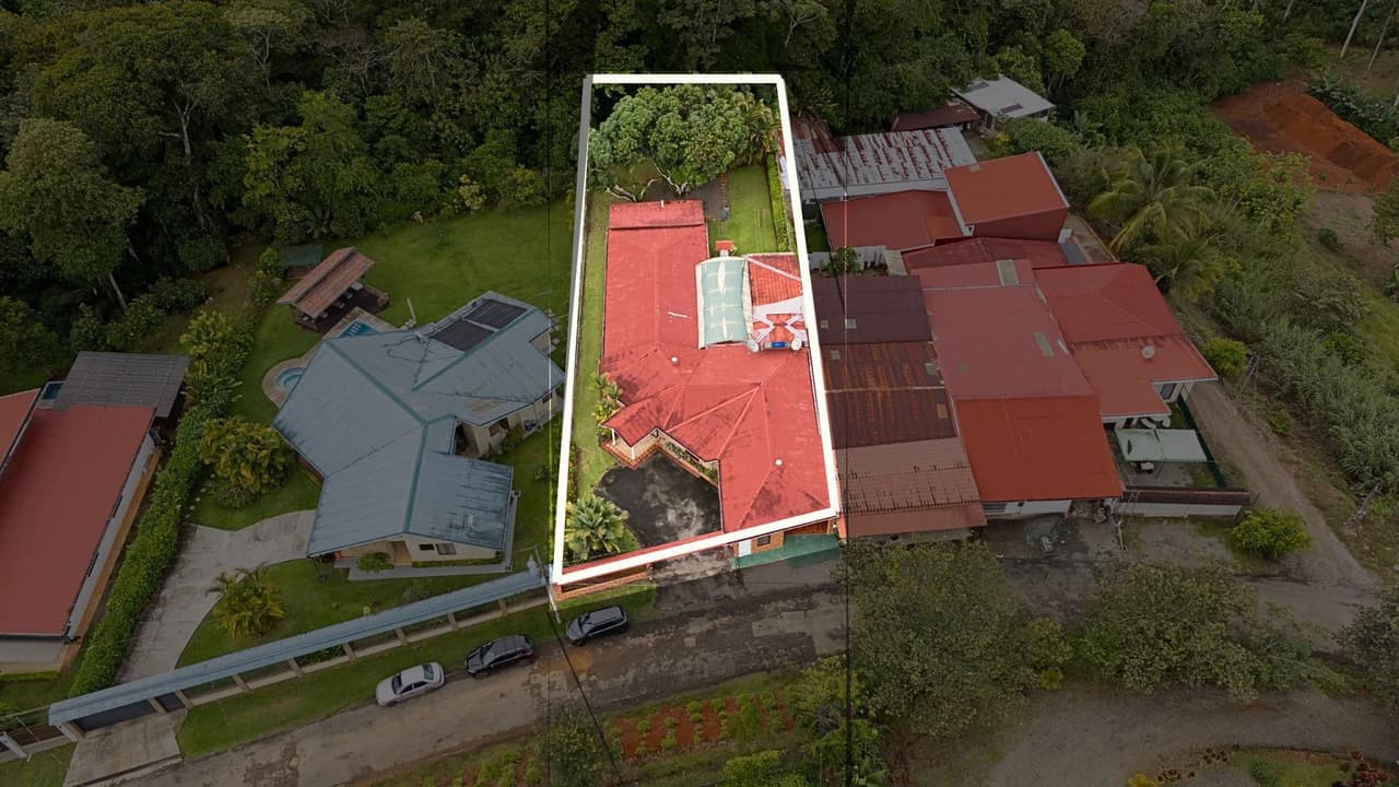 HOUSE FOR SALE, LOCATED IN THE CENTER OF PEREZ ZELEDON: Elegant and spacious turnkey house for sale in the center of Perez Zeledon - photo 2