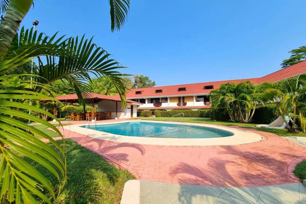 Condo Residencia Anita: Charming One-Bedroom Condo Near the Beach - photo 2