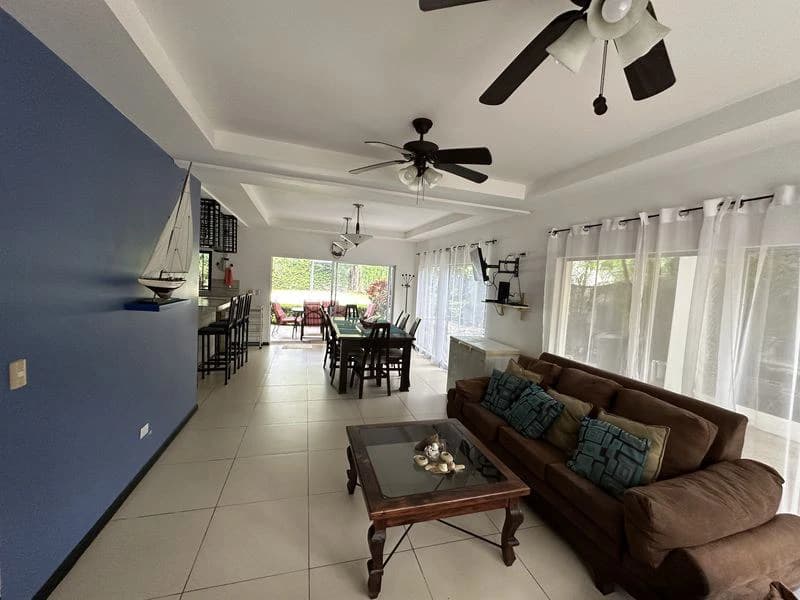 CASA SOL: : In Bosques del Lago, just 5 minutes from Playa Carrillo – Investment Opportunity for Rentals - photo 3