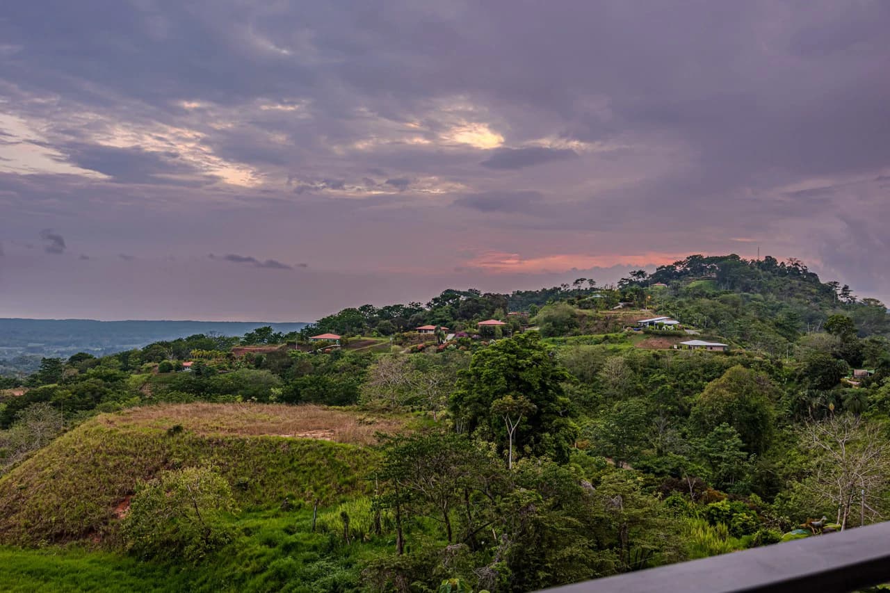 CHONTALES NEW VILLA WITH PANORAMIC OCEAN AND MOUNTAINS VIEWS: Mountain Villa For Sale in Ojochal - photo 51