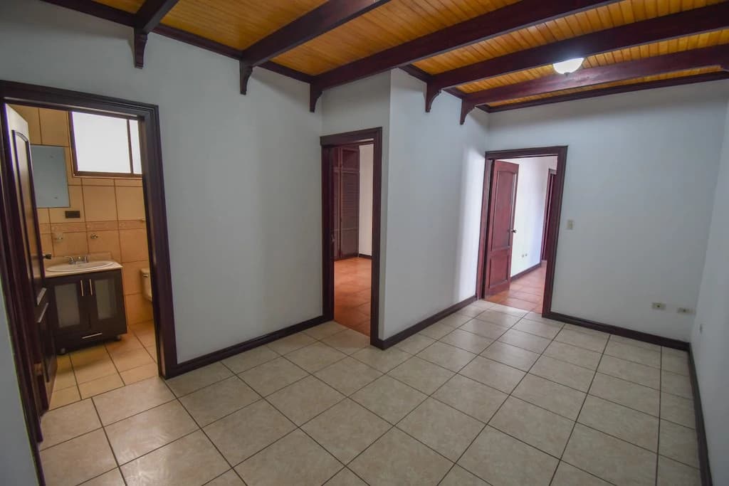 Excelente Oportunidad Propiedad con 2 casas en Trejos Montealegre: House For Sale in Trejos Montealegre - photo 23