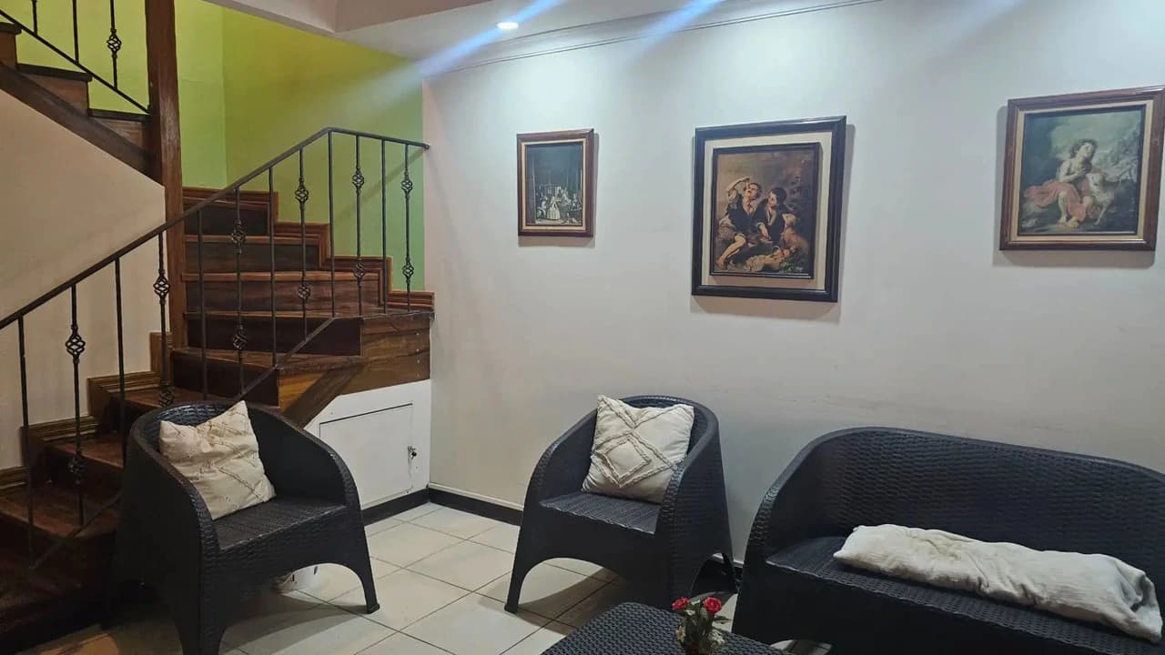 Spacious 6-Bedroom Family Home in Residencial Saint Clare, Moravia - photo 23