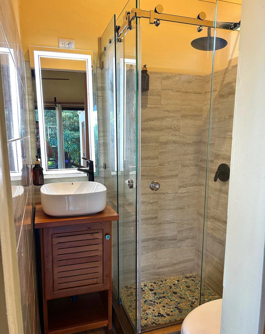 VILLA PIETRA: CAPTIVATING LAKE ARENAL ESTATE WITH GUEST CASITA - photo 26