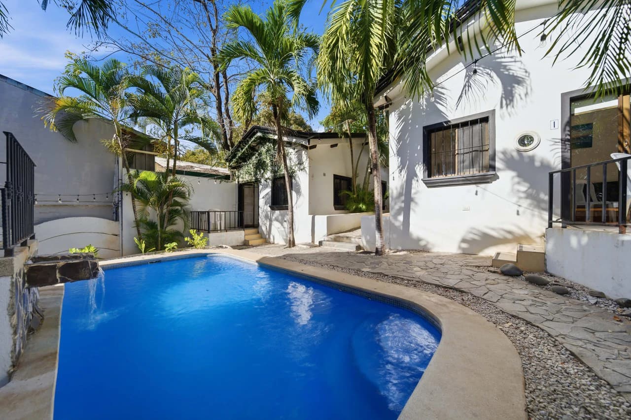 Hotel Gardenia: Turnkey Boutique Hotel in the Heart of Tamarindo - Proven Income Meets Tropical Lifestyle - photo 30