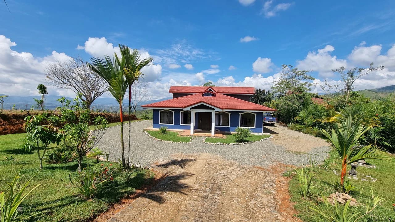 CASA SANTA ELENA: BEAUTIFUL HOUSE FOR SALE, WITH AMAZING VIEWS, 4 BDRM IN THE HEART OF SANTA ELENA - photo 22