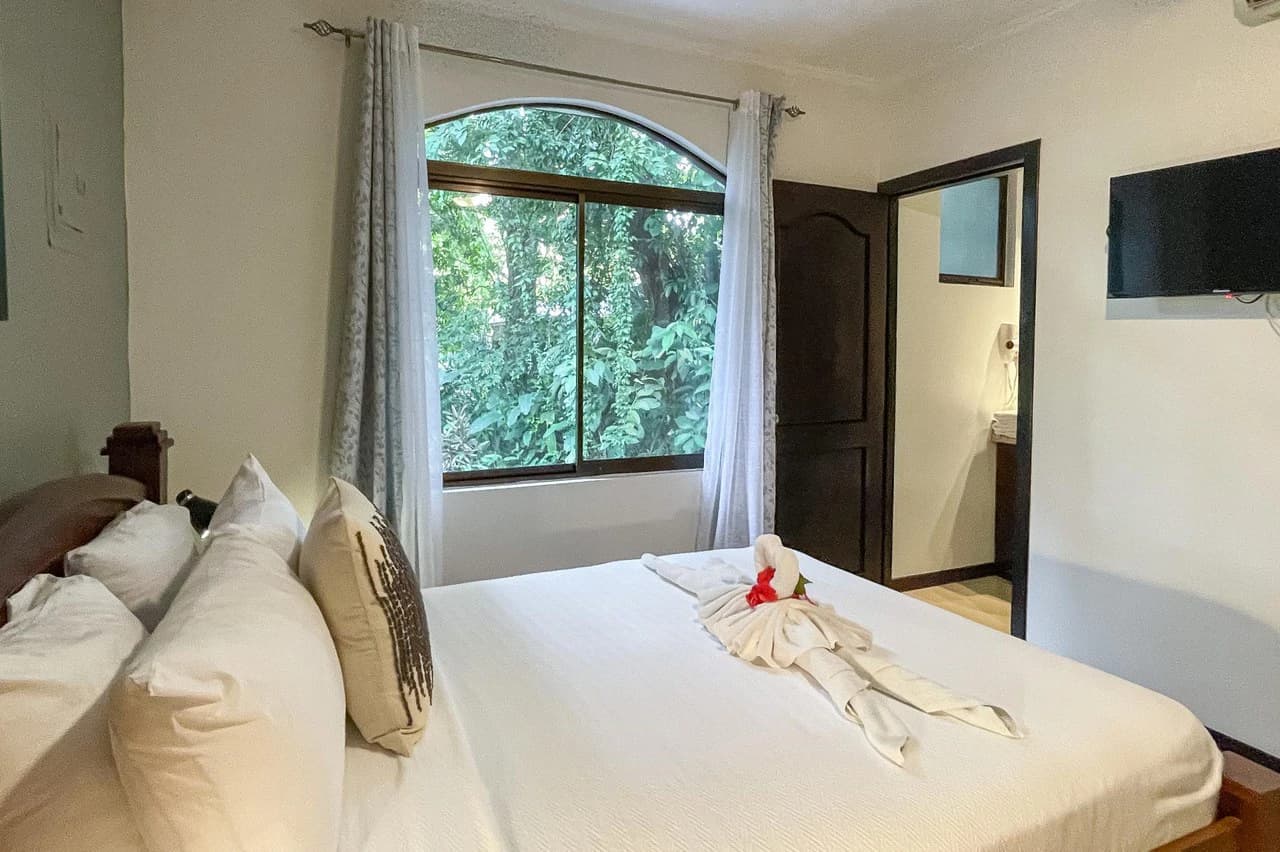Manuel Antonio 3 bedroom- 3 bath with pool in Gated Development - photo 59