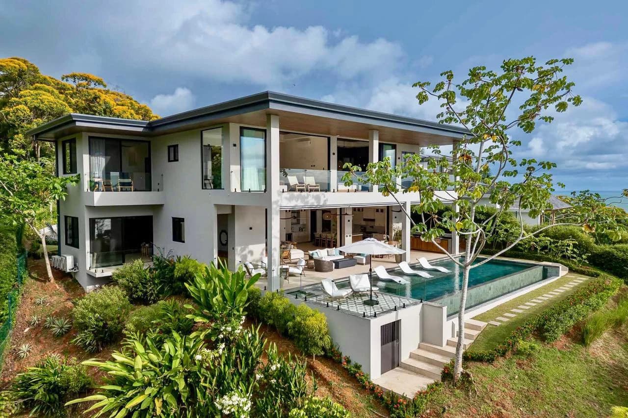 Luxurious 5 Bedroom Coastal Estate Dominical