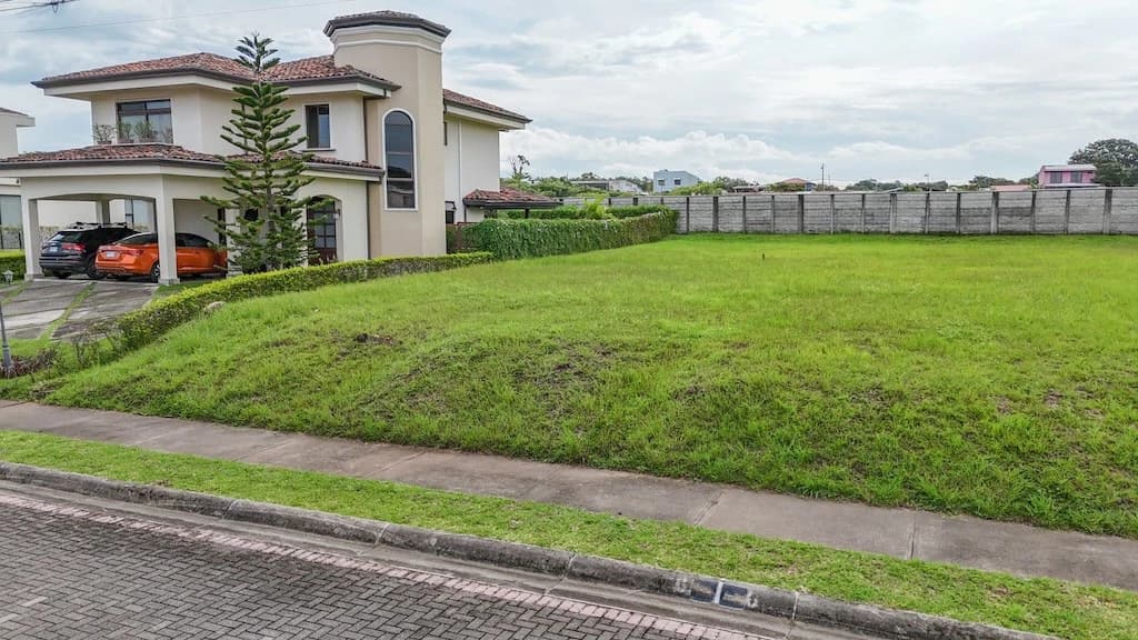 Terreno de 517m2 en Condominio Los Castillos, La Guácima: Home Construction Site For Sale in La Guácima - photo 8