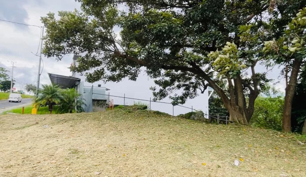 Commercial land for sale in front of Avenida Escazú and Hospital CIMA Costa Rica high capital gains - photo 9