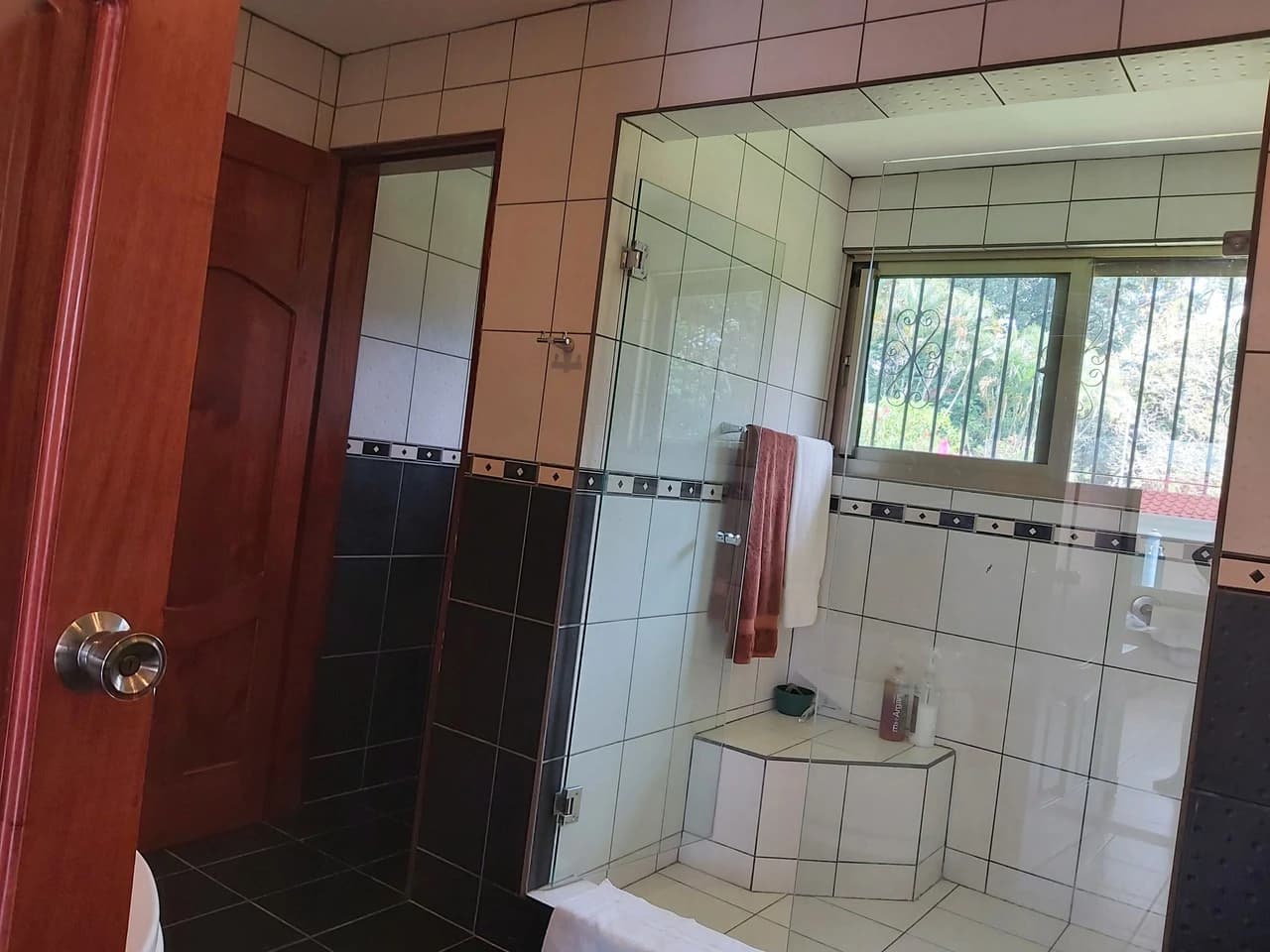Countryside and Near the Coast House For Sale in Higuito - photo 32