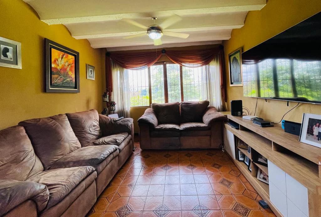 Independent House for Sale with Beautiful View Santa Ana Costa Rica - photo 9