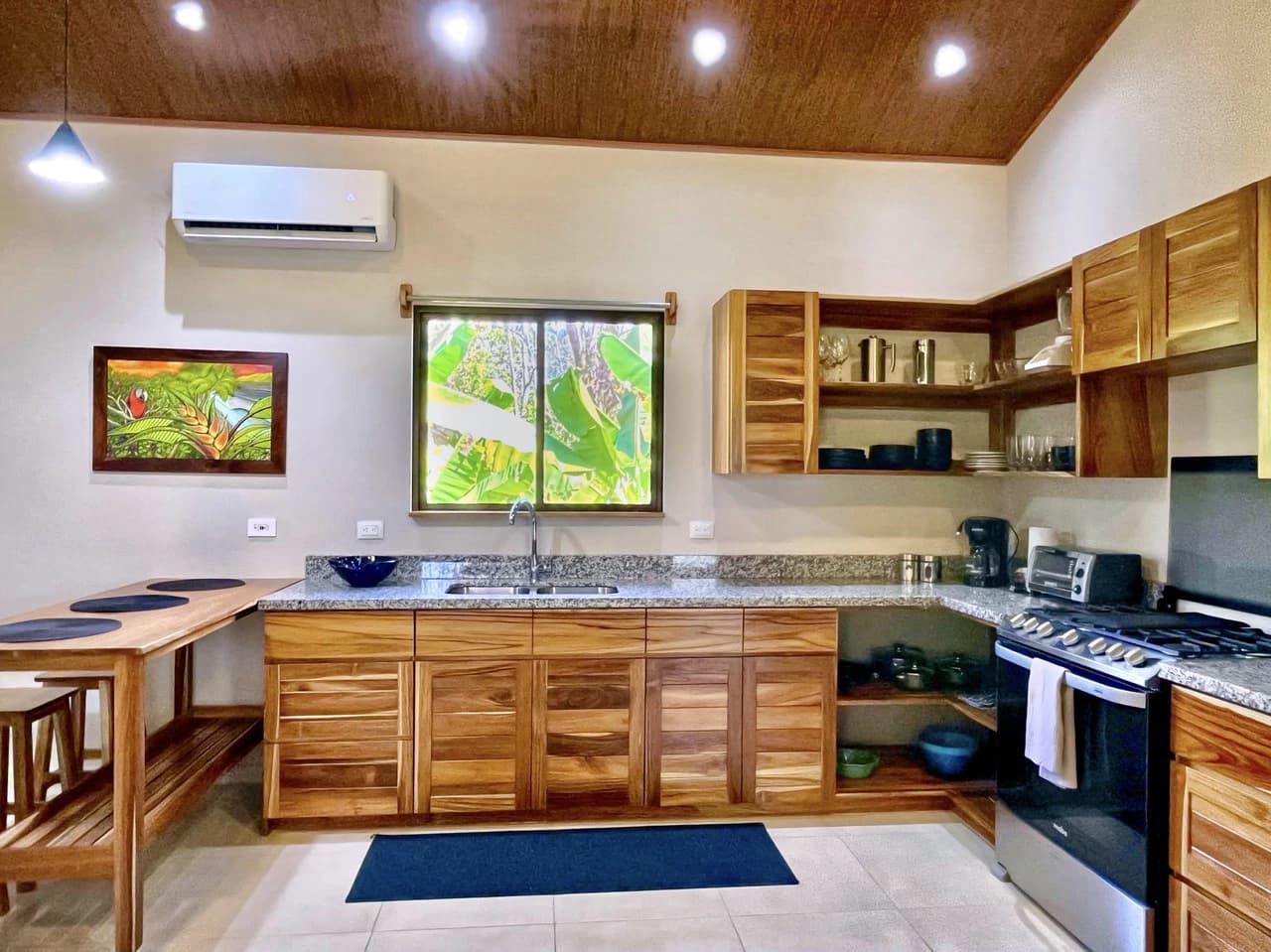 .075 ACRES – 2 Bedroom New Construction Home, Walk to the River, 5min to Playa Matapalo, 15min to Dominical!!!! - photo 9
