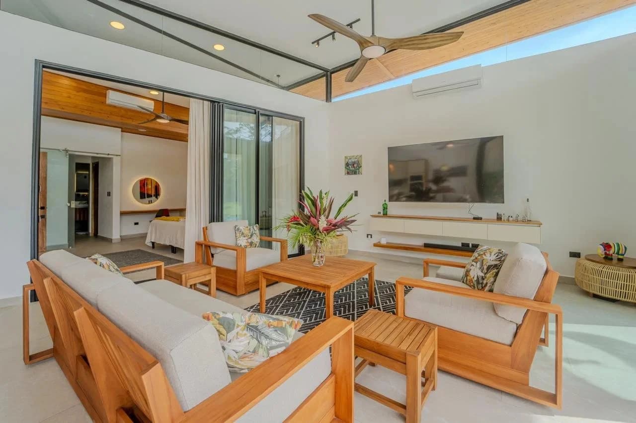 Luxury Casa Golf $1,200,000 USD: Golf-Front Architectural Estate in Los Delfines Golf & Country Club - photo 11